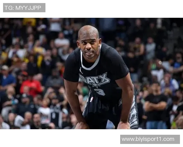 保罗现身赌城观看马刺与雷霆NBA杯半决赛引发关注